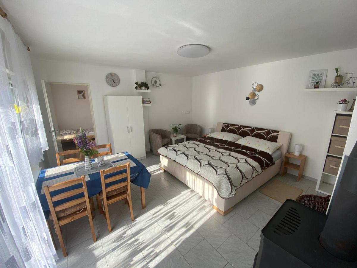 Apartman Beniskovec, Suchdol Nad Luznici Exterior photo